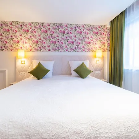 Grand Normandy By Cw Collection Hotel